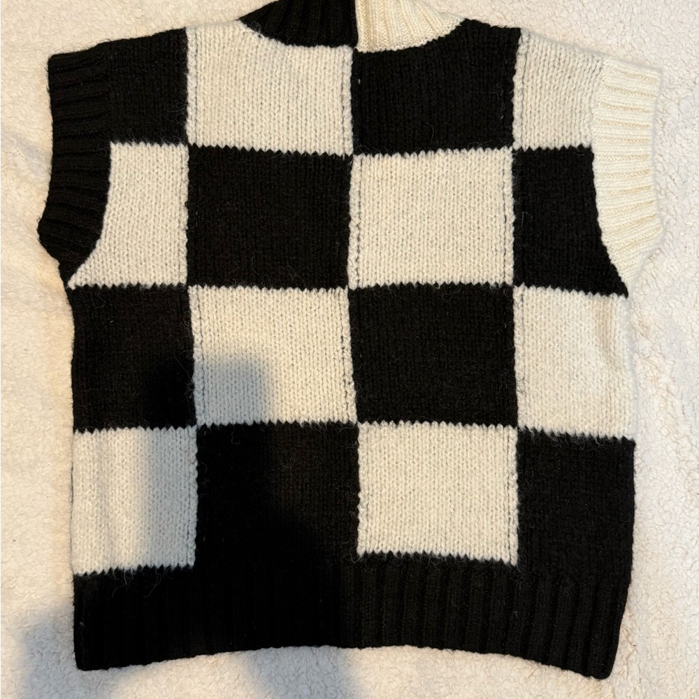 Zara Black & White Checkerboard V-Neck Sweater Vest - Picture 2 of 3